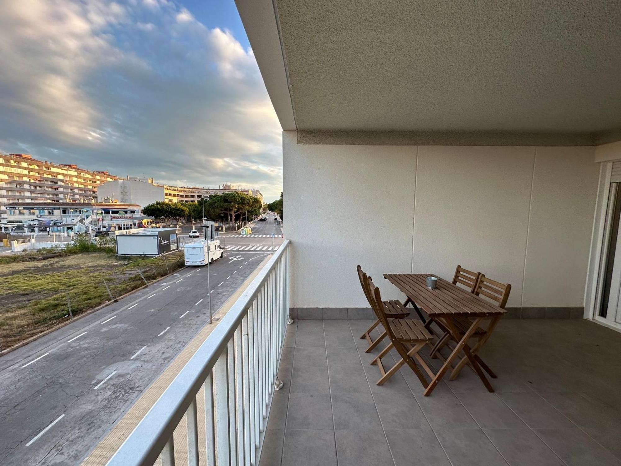 Apartamentos Canet Al Mar. Canet d'En Berenguer Bagian luar foto